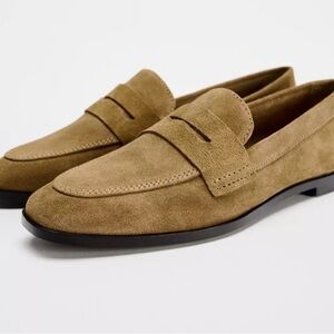 Zara Women's Tan Suede Loafers